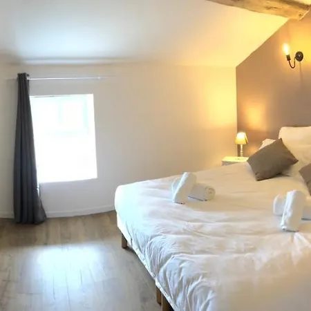 Le Nid De L'ain Bed & Breakfast *